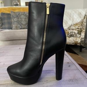 Black heeled boots